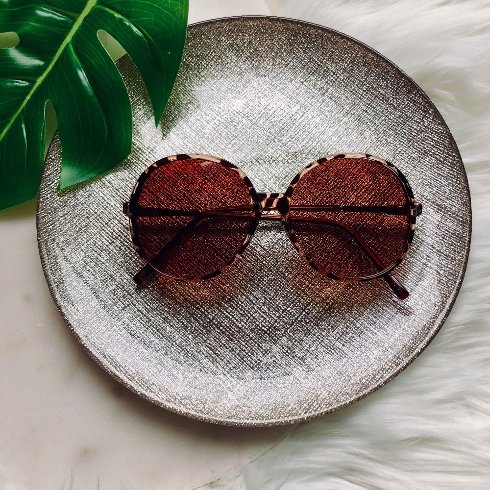 round tortoise sunglasses 🕶